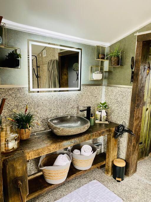 Cottage, Lodge & Spa Prouilly Eksteriør bilde